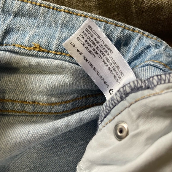 Universal Thread High Rise Jeans Size 6/28 - Picture 5 of 5